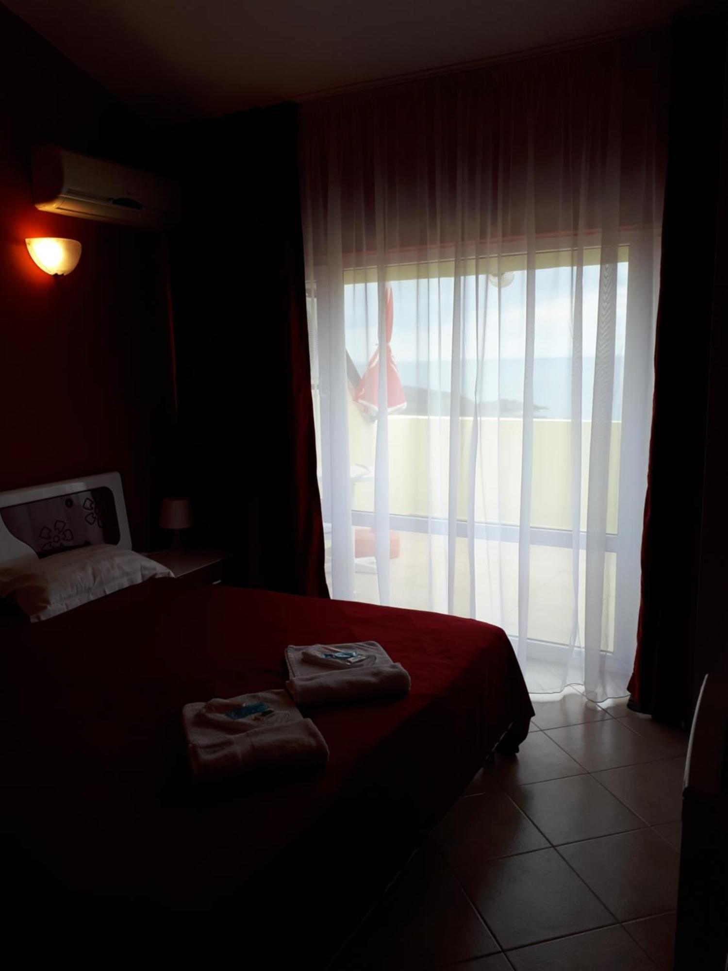 Family Hotel Gogov Sinemoretz Phòng bức ảnh