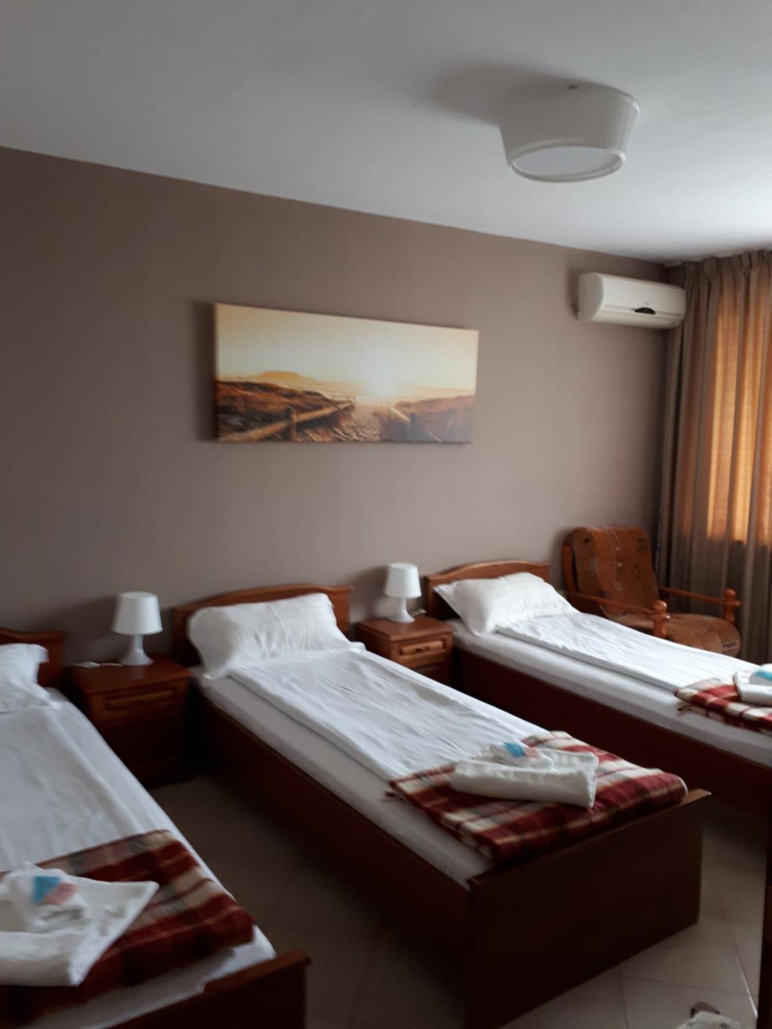 Family Hotel Gogov Sinemoretz Phòng bức ảnh